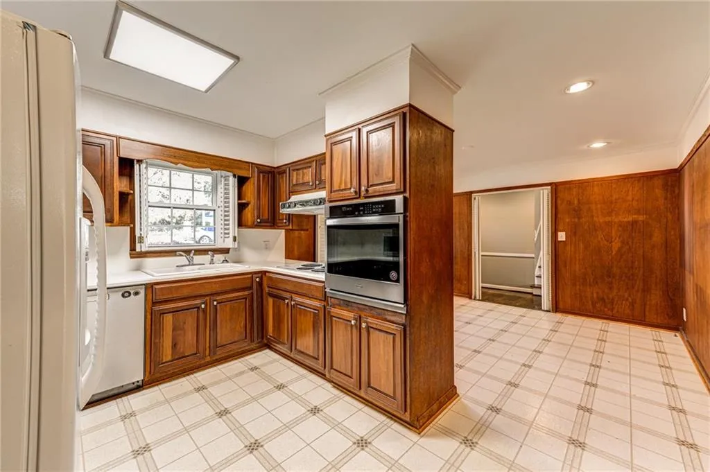 55 Silverwood Road, Sandy Springs, Georgia 30342, 4 Bedrooms Bedrooms, ,2 BathroomsBathrooms,Residential,Sold,55 Silverwood Road,6970985