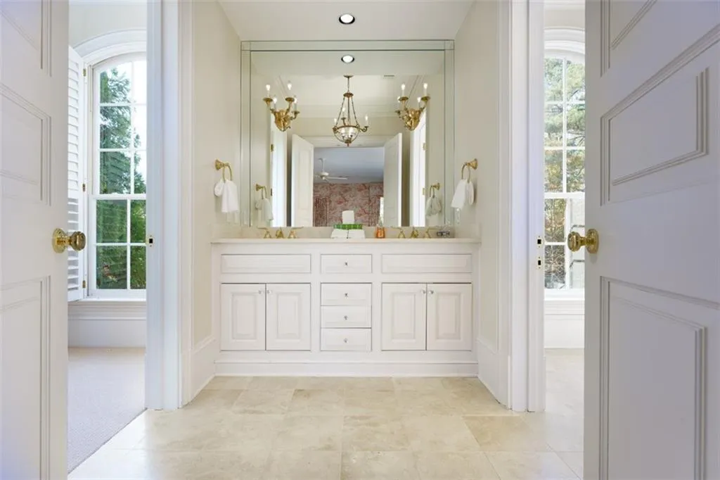 825 Davis Drive, Atlanta, Georgia 30327, 7 Bedrooms Bedrooms, ,8 BathroomsBathrooms,Residential,Sold,825 Davis Drive,7131194