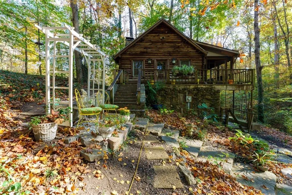 825 Davis Drive, Atlanta, Georgia 30327, 7 Bedrooms Bedrooms, ,8 BathroomsBathrooms,Residential,Sold,825 Davis Drive,7131194