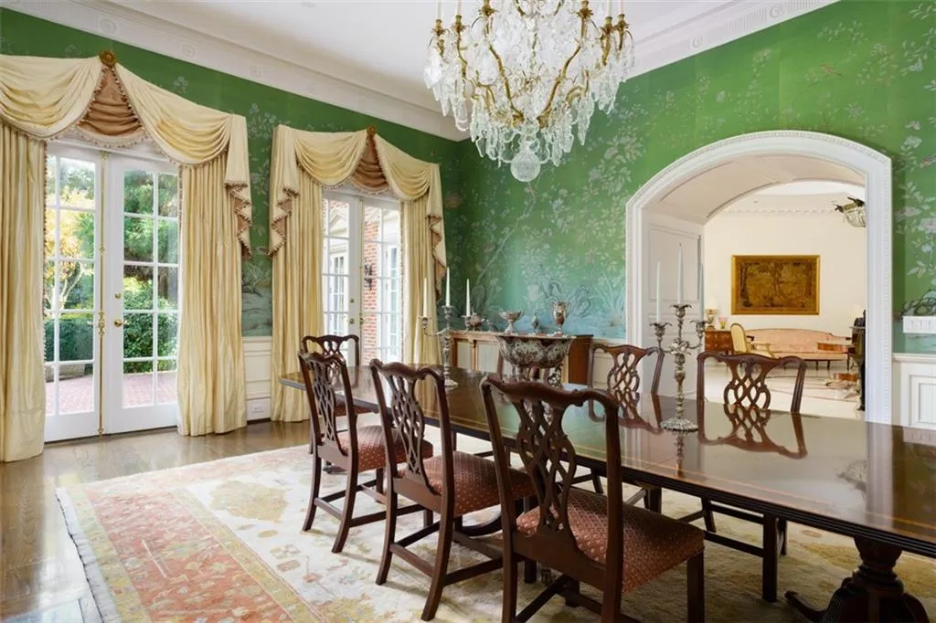 825 Davis Drive, Atlanta, Georgia 30327, 7 Bedrooms Bedrooms, ,8 BathroomsBathrooms,Residential,Sold,825 Davis Drive,7131194