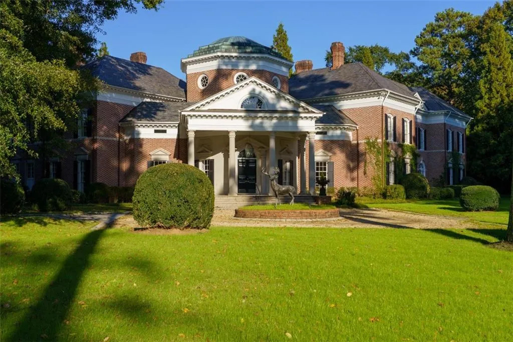 825 Davis Drive, Atlanta, Georgia 30327, 7 Bedrooms Bedrooms, ,8 BathroomsBathrooms,Residential,Sold,825 Davis Drive,7131194