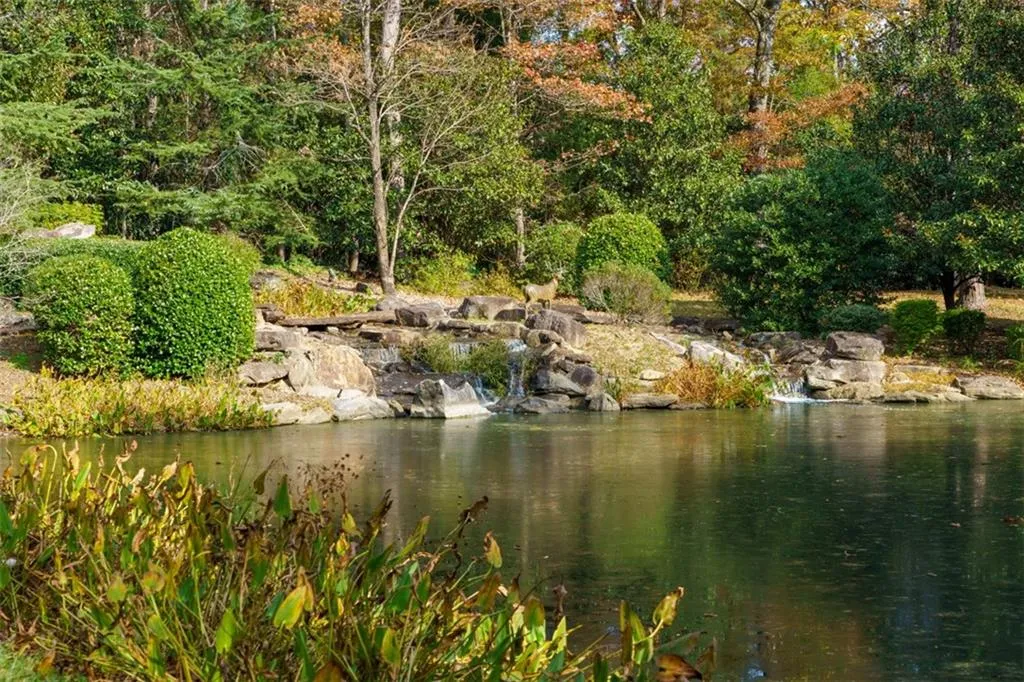 825 Davis Drive, Atlanta, Georgia 30327, 7 Bedrooms Bedrooms, ,8 BathroomsBathrooms,Residential,Sold,825 Davis Drive,7131194