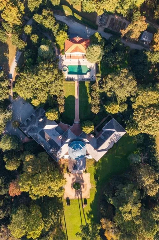 825 Davis Drive, Atlanta, Georgia 30327, 7 Bedrooms Bedrooms, ,8 BathroomsBathrooms,Residential,Sold,825 Davis Drive,7131194