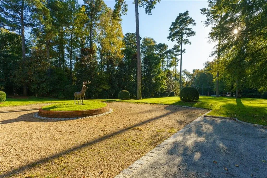 825 Davis Drive, Atlanta, Georgia 30327, 7 Bedrooms Bedrooms, ,8 BathroomsBathrooms,Residential,Sold,825 Davis Drive,7131194