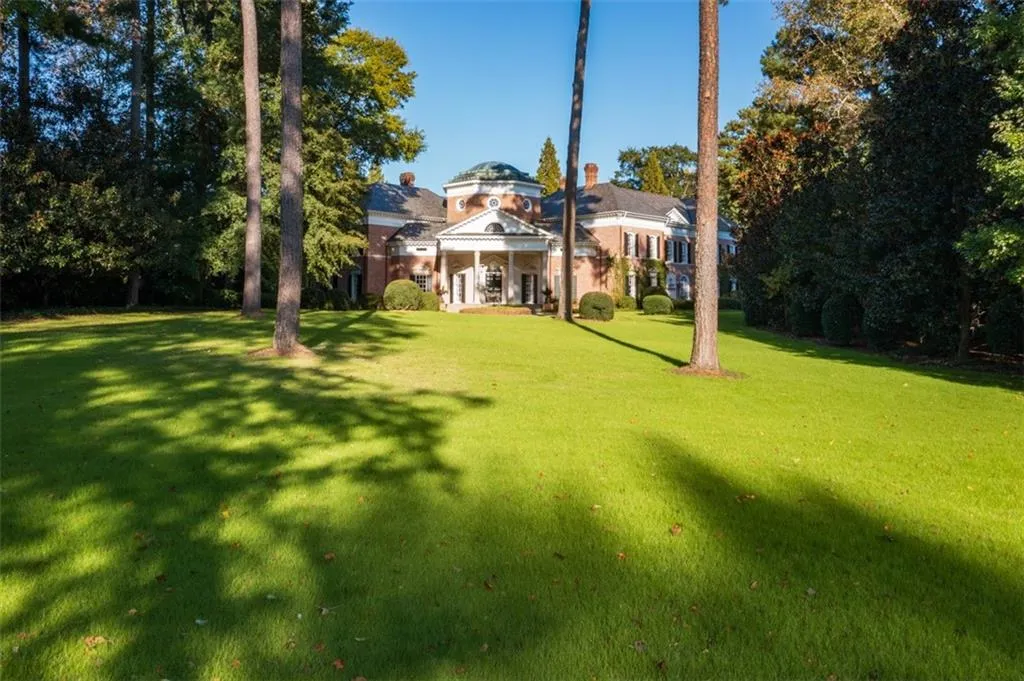 825 Davis Drive, Atlanta, Georgia 30327, 7 Bedrooms Bedrooms, ,8 BathroomsBathrooms,Residential,Sold,825 Davis Drive,7131194