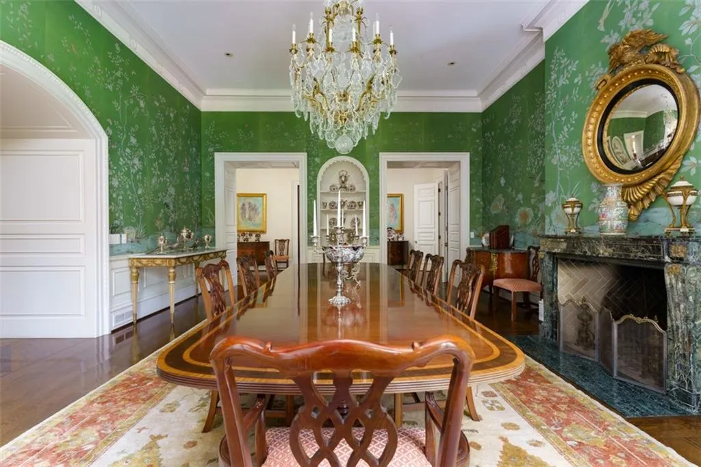 825 Davis Drive, Atlanta, Georgia 30327, 7 Bedrooms Bedrooms, ,8 BathroomsBathrooms,Residential,Sold,825 Davis Drive,7131194