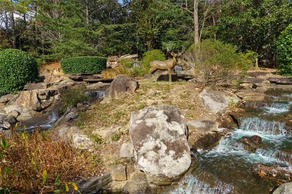 825 Davis Drive, Atlanta, Georgia 30327, 7 Bedrooms Bedrooms, ,8 BathroomsBathrooms,Residential,Sold,825 Davis Drive,7131194