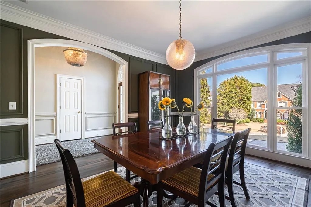 215 Windsor Gate Cove, Sandy Springs, Georgia 30342, 5 Bedrooms Bedrooms, ,4 BathroomsBathrooms,Residential,Sold,215 Windsor Gate Cove,6846116