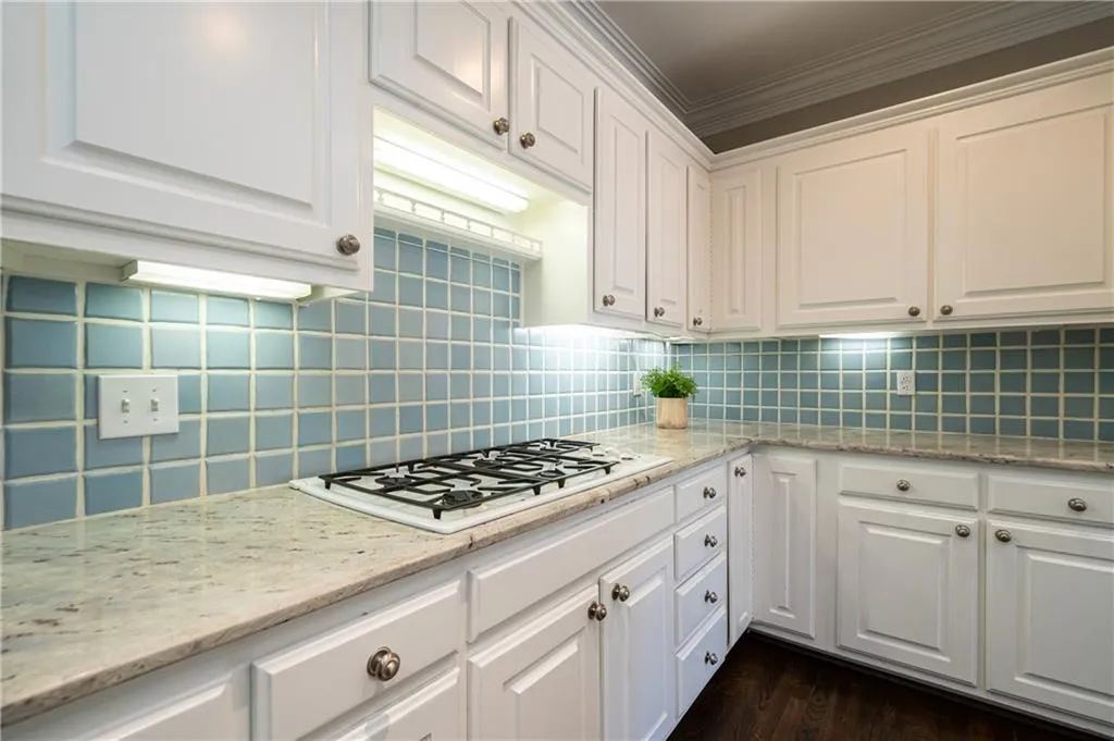 215 Windsor Gate Cove, Sandy Springs, Georgia 30342, 5 Bedrooms Bedrooms, ,4 BathroomsBathrooms,Residential,Sold,215 Windsor Gate Cove,6846116