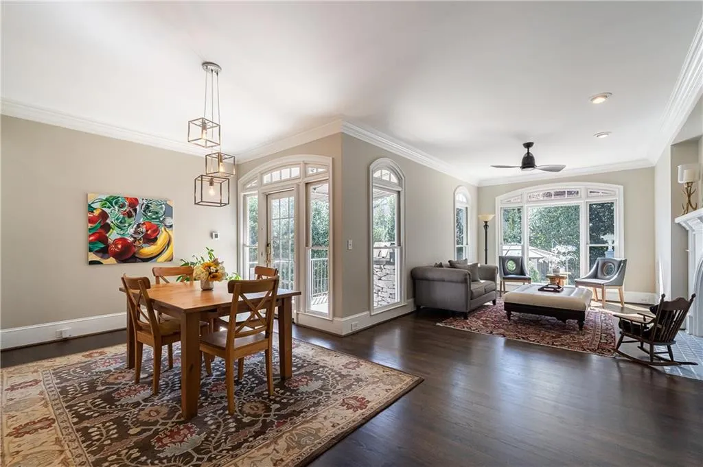 215 Windsor Gate Cove, Sandy Springs, Georgia 30342, 5 Bedrooms Bedrooms, ,4 BathroomsBathrooms,Residential,Sold,215 Windsor Gate Cove,6846116