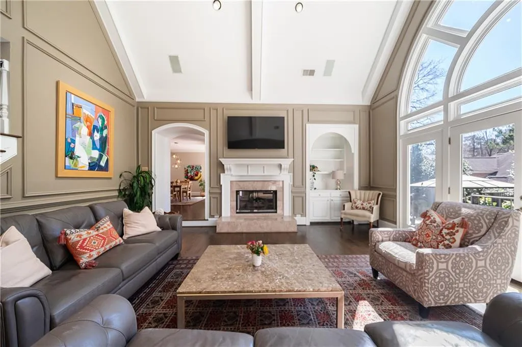 215 Windsor Gate Cove, Sandy Springs, Georgia 30342, 5 Bedrooms Bedrooms, ,4 BathroomsBathrooms,Residential,Sold,215 Windsor Gate Cove,6846116