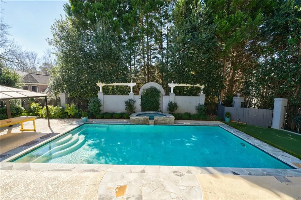 215 Windsor Gate Cove, Sandy Springs, Georgia 30342, 5 Bedrooms Bedrooms, ,4 BathroomsBathrooms,Residential,Sold,215 Windsor Gate Cove,6846116