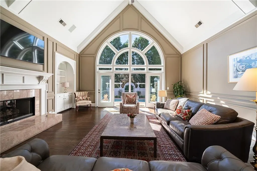 215 Windsor Gate Cove, Sandy Springs, Georgia 30342, 5 Bedrooms Bedrooms, ,4 BathroomsBathrooms,Residential,Sold,215 Windsor Gate Cove,6846116