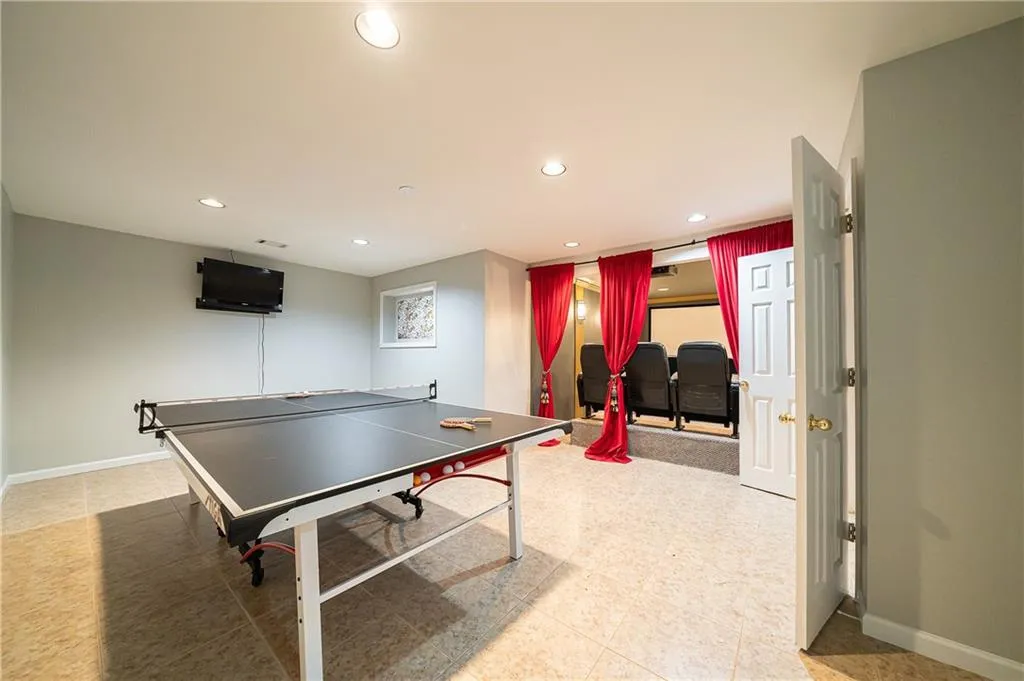 215 Windsor Gate Cove, Sandy Springs, Georgia 30342, 5 Bedrooms Bedrooms, ,4 BathroomsBathrooms,Residential,Sold,215 Windsor Gate Cove,6846116