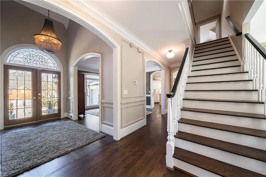 215 Windsor Gate Cove, Sandy Springs, Georgia 30342, 5 Bedrooms Bedrooms, ,4 BathroomsBathrooms,Residential,Sold,215 Windsor Gate Cove,6846116