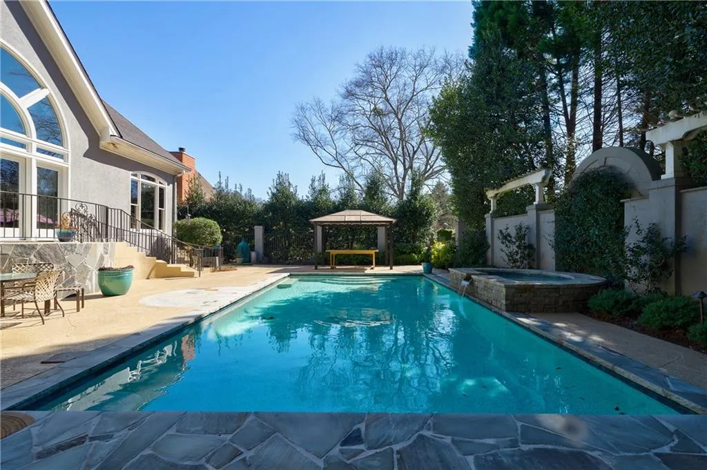 215 Windsor Gate Cove, Sandy Springs, Georgia 30342, 5 Bedrooms Bedrooms, ,4 BathroomsBathrooms,Residential,Sold,215 Windsor Gate Cove,6846116
