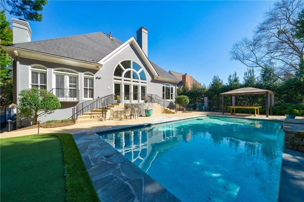 215 Windsor Gate Cove, Sandy Springs, Georgia 30342, 5 Bedrooms Bedrooms, ,4 BathroomsBathrooms,Residential,Sold,215 Windsor Gate Cove,6846116