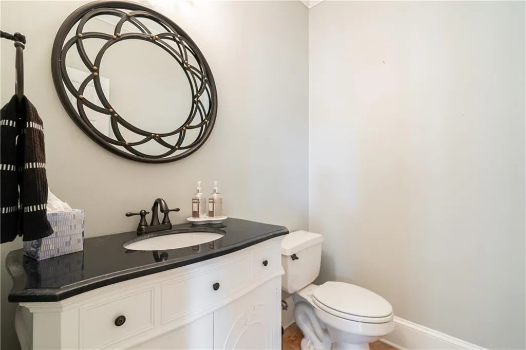 215 Windsor Gate Cove, Sandy Springs, Georgia 30342, 5 Bedrooms Bedrooms, ,4 BathroomsBathrooms,Residential,Sold,215 Windsor Gate Cove,6846116