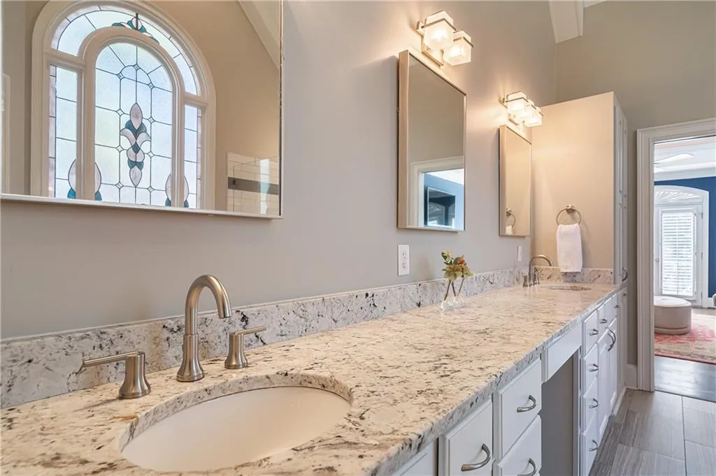 215 Windsor Gate Cove, Sandy Springs, Georgia 30342, 5 Bedrooms Bedrooms, ,4 BathroomsBathrooms,Residential,Sold,215 Windsor Gate Cove,6846116