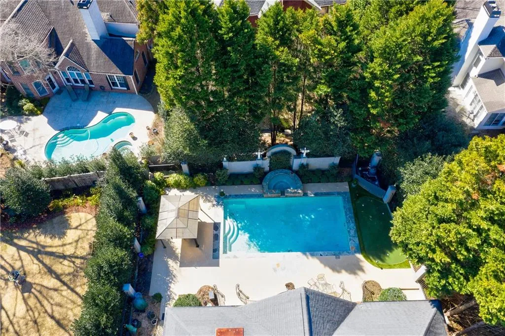 215 Windsor Gate Cove, Sandy Springs, Georgia 30342, 5 Bedrooms Bedrooms, ,4 BathroomsBathrooms,Residential,Sold,215 Windsor Gate Cove,6846116