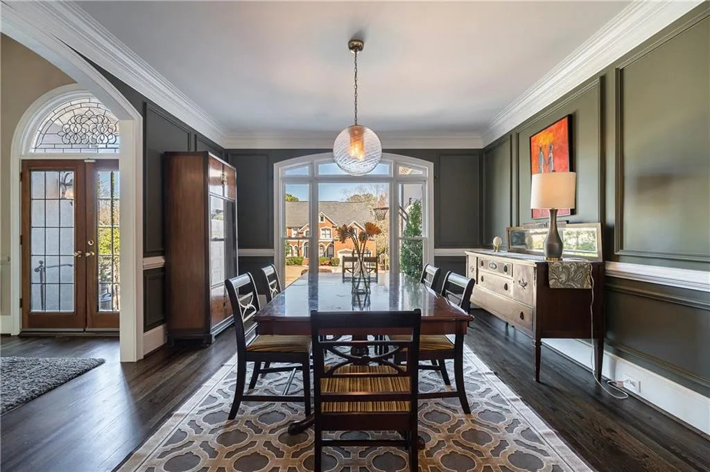 215 Windsor Gate Cove, Sandy Springs, Georgia 30342, 5 Bedrooms Bedrooms, ,4 BathroomsBathrooms,Residential,Sold,215 Windsor Gate Cove,6846116