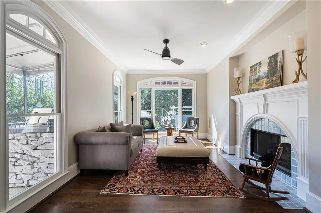 215 Windsor Gate Cove, Sandy Springs, Georgia 30342, 5 Bedrooms Bedrooms, ,4 BathroomsBathrooms,Residential,Sold,215 Windsor Gate Cove,6846116
