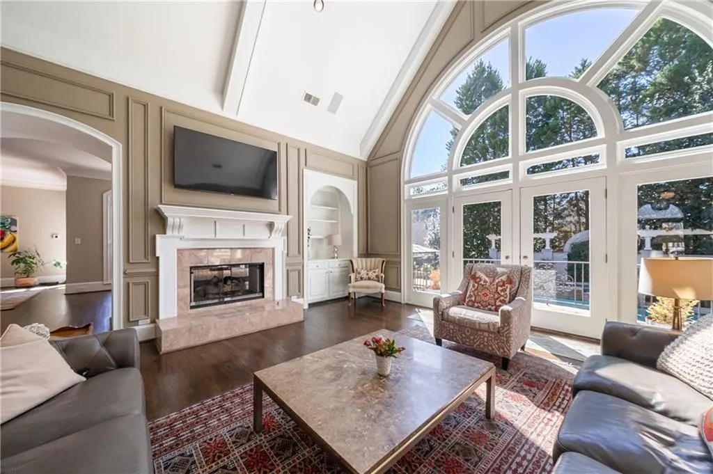 215 Windsor Gate Cove, Sandy Springs, Georgia 30342, 5 Bedrooms Bedrooms, ,4 BathroomsBathrooms,Residential,Sold,215 Windsor Gate Cove,6846116