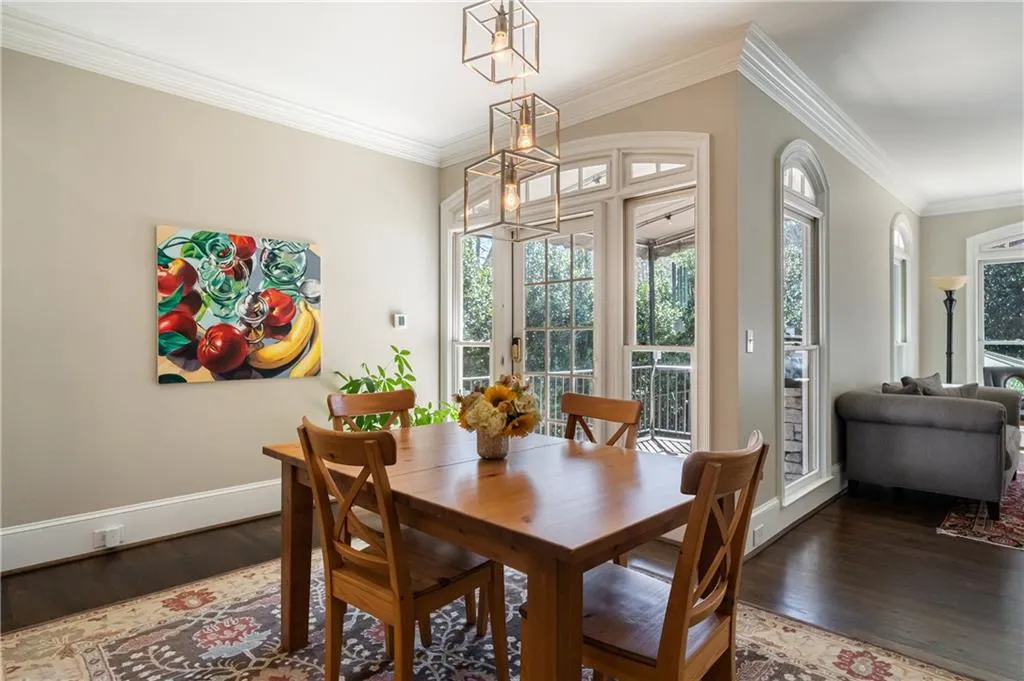 215 Windsor Gate Cove, Sandy Springs, Georgia 30342, 5 Bedrooms Bedrooms, ,4 BathroomsBathrooms,Residential,Sold,215 Windsor Gate Cove,6846116