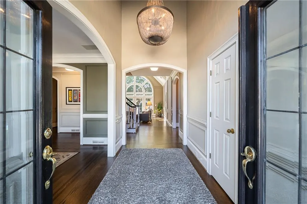 215 Windsor Gate Cove, Sandy Springs, Georgia 30342, 5 Bedrooms Bedrooms, ,4 BathroomsBathrooms,Residential,Sold,215 Windsor Gate Cove,6846116