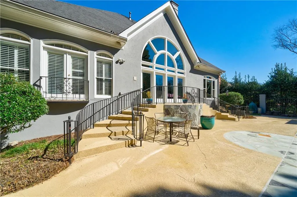 215 Windsor Gate Cove, Sandy Springs, Georgia 30342, 5 Bedrooms Bedrooms, ,4 BathroomsBathrooms,Residential,Sold,215 Windsor Gate Cove,6846116