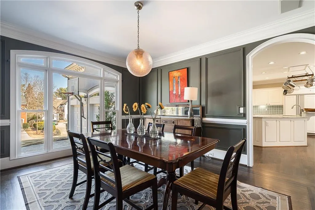 215 Windsor Gate Cove, Sandy Springs, Georgia 30342, 5 Bedrooms Bedrooms, ,4 BathroomsBathrooms,Residential,Sold,215 Windsor Gate Cove,6846116