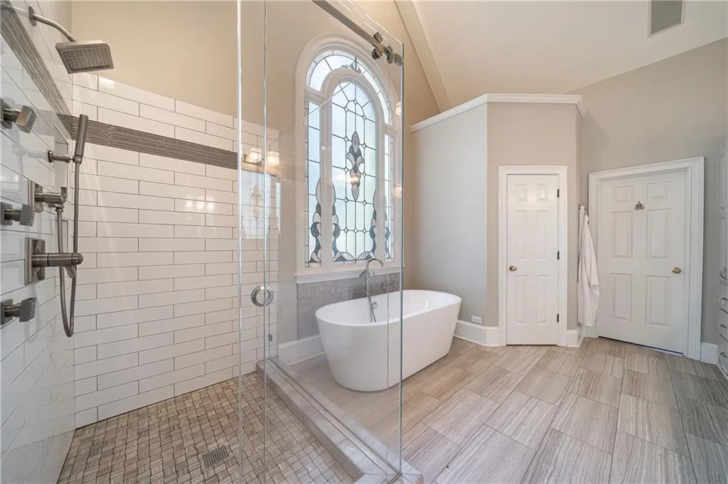215 Windsor Gate Cove, Sandy Springs, Georgia 30342, 5 Bedrooms Bedrooms, ,4 BathroomsBathrooms,Residential,Sold,215 Windsor Gate Cove,6846116