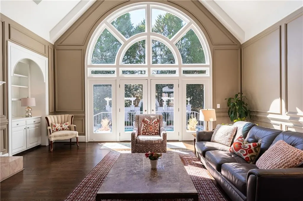 215 Windsor Gate Cove, Sandy Springs, Georgia 30342, 5 Bedrooms Bedrooms, ,4 BathroomsBathrooms,Residential,Sold,215 Windsor Gate Cove,6846116
