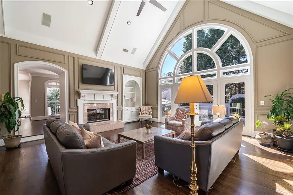 215 Windsor Gate Cove, Sandy Springs, Georgia 30342, 5 Bedrooms Bedrooms, ,4 BathroomsBathrooms,Residential,Sold,215 Windsor Gate Cove,6846116