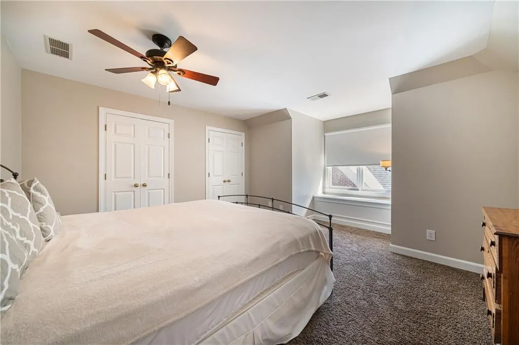 215 Windsor Gate Cove, Sandy Springs, Georgia 30342, 5 Bedrooms Bedrooms, ,4 BathroomsBathrooms,Residential,Sold,215 Windsor Gate Cove,6846116