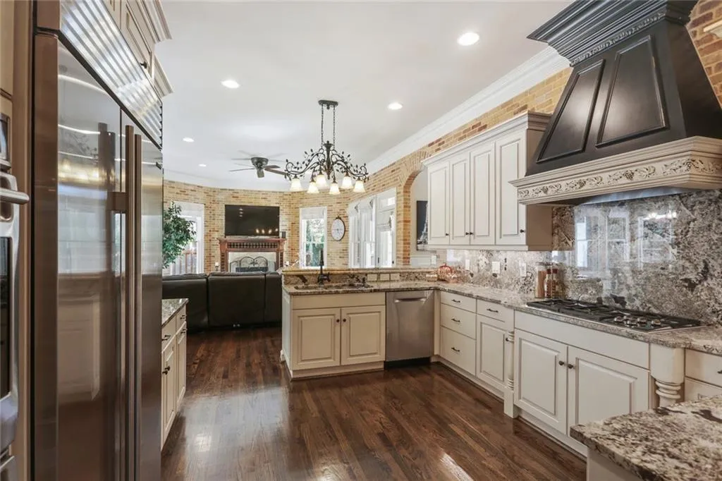 205 Bach Court, Sandy Springs, Georgia 30350, 6 Bedrooms Bedrooms, ,6 BathroomsBathrooms,Residential,Sold,205 Bach Court,6806621