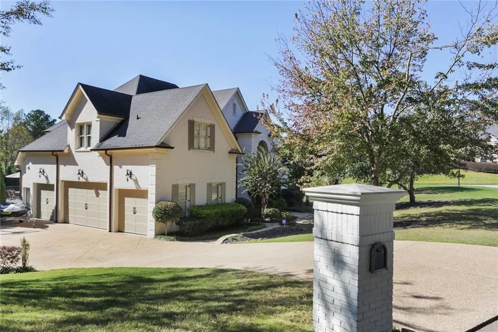 205 Bach Court, Sandy Springs, Georgia 30350, 6 Bedrooms Bedrooms, ,6 BathroomsBathrooms,Residential,Sold,205 Bach Court,6806621