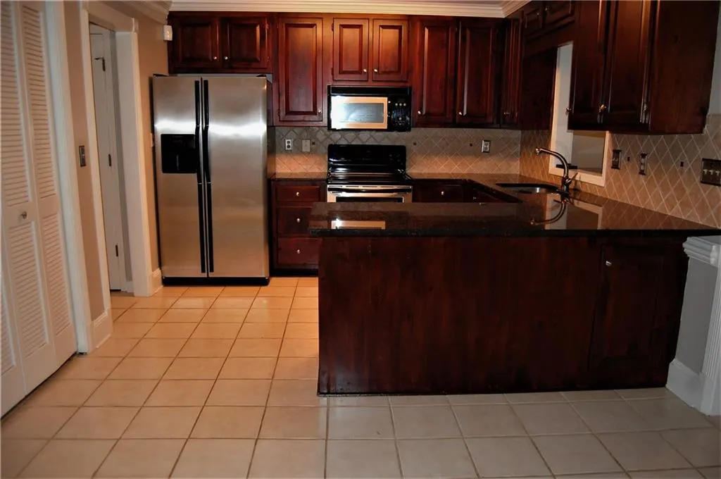 300 Forestgate Court, Sandy Springs, Georgia 30350, 3 Bedrooms Bedrooms, ,2 BathroomsBathrooms,Residential,Sold,300 Forestgate Court,5900953