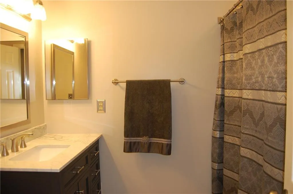 300 Forestgate Court, Sandy Springs, Georgia 30350, 3 Bedrooms Bedrooms, ,2 BathroomsBathrooms,Residential,Sold,300 Forestgate Court,5900953