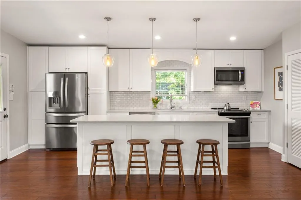 429 Carolwood Lane, Atlanta, Georgia 30342, 3 Bedrooms Bedrooms, ,2 BathroomsBathrooms,Residential,Sold,429 Carolwood Lane,6943724