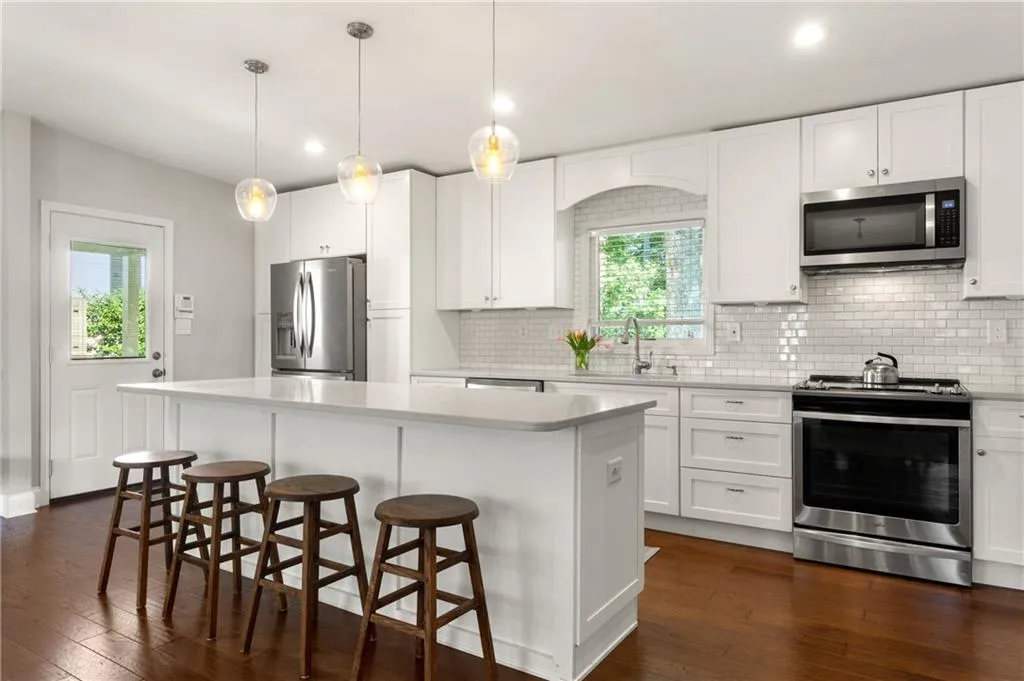 429 Carolwood Lane, Atlanta, Georgia 30342, 3 Bedrooms Bedrooms, ,2 BathroomsBathrooms,Residential,Sold,429 Carolwood Lane,6943724