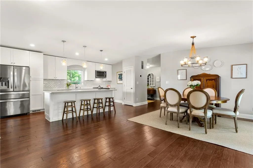 429 Carolwood Lane, Atlanta, Georgia 30342, 3 Bedrooms Bedrooms, ,2 BathroomsBathrooms,Residential,Sold,429 Carolwood Lane,6943724