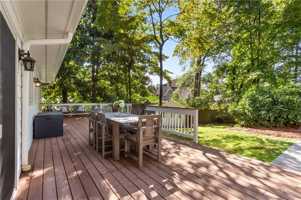 429 Carolwood Lane, Atlanta, Georgia 30342, 3 Bedrooms Bedrooms, ,2 BathroomsBathrooms,Residential,Sold,429 Carolwood Lane,6943724