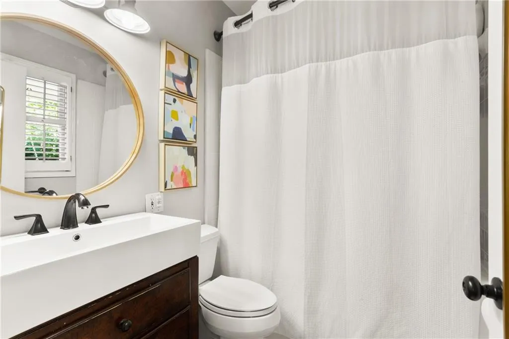 429 Carolwood Lane, Atlanta, Georgia 30342, 3 Bedrooms Bedrooms, ,2 BathroomsBathrooms,Residential,Sold,429 Carolwood Lane,6943724