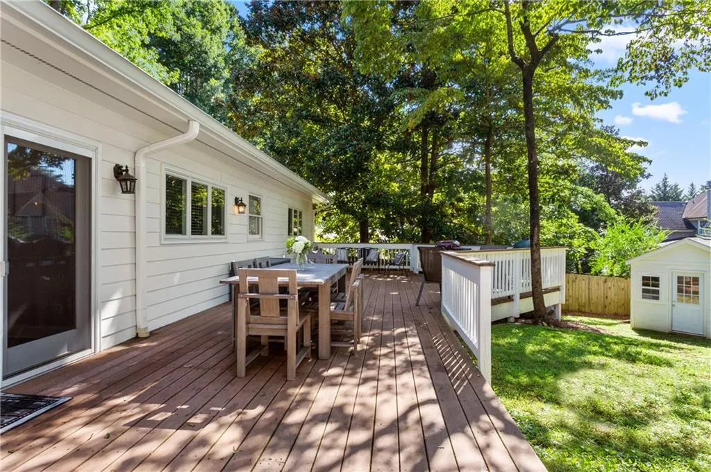 429 Carolwood Lane, Atlanta, Georgia 30342, 3 Bedrooms Bedrooms, ,2 BathroomsBathrooms,Residential,Sold,429 Carolwood Lane,6943724