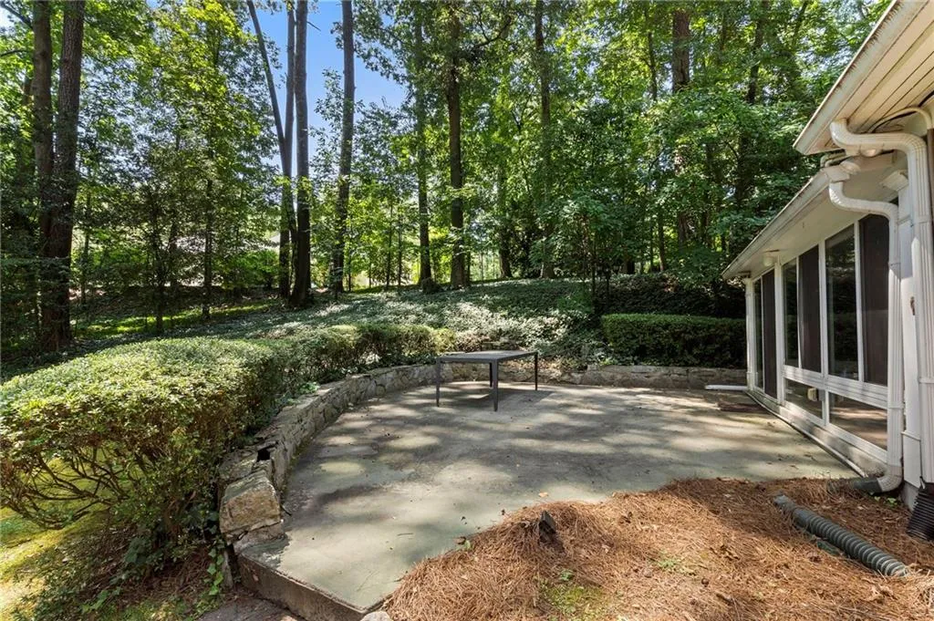 1190 W Wesley Road Nw, Atlanta, Georgia 30327, 5 Bedrooms Bedrooms, ,4 BathroomsBathrooms,Residential,For Sale,1190 W Wesley Road Nw,7636048