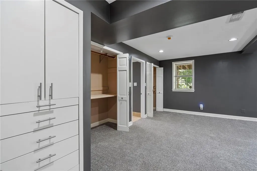 Terrace bedroom with full bath and separate entrance.