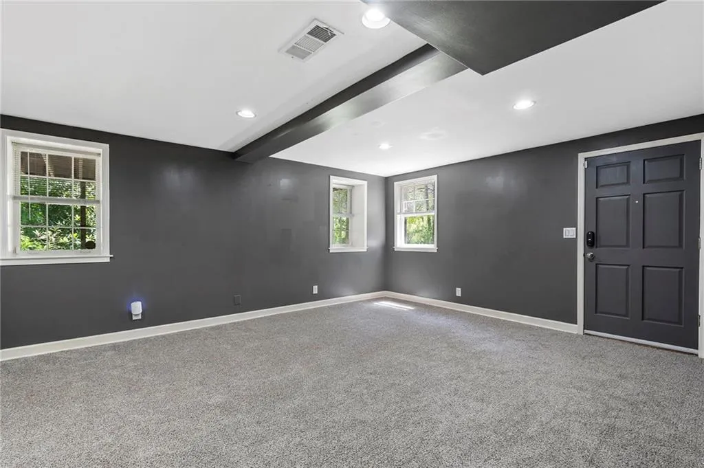 Terrace bedroom with full bath and separate entrance.