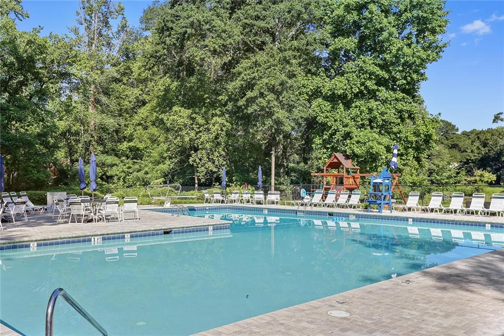 River Chase has a very active HOA