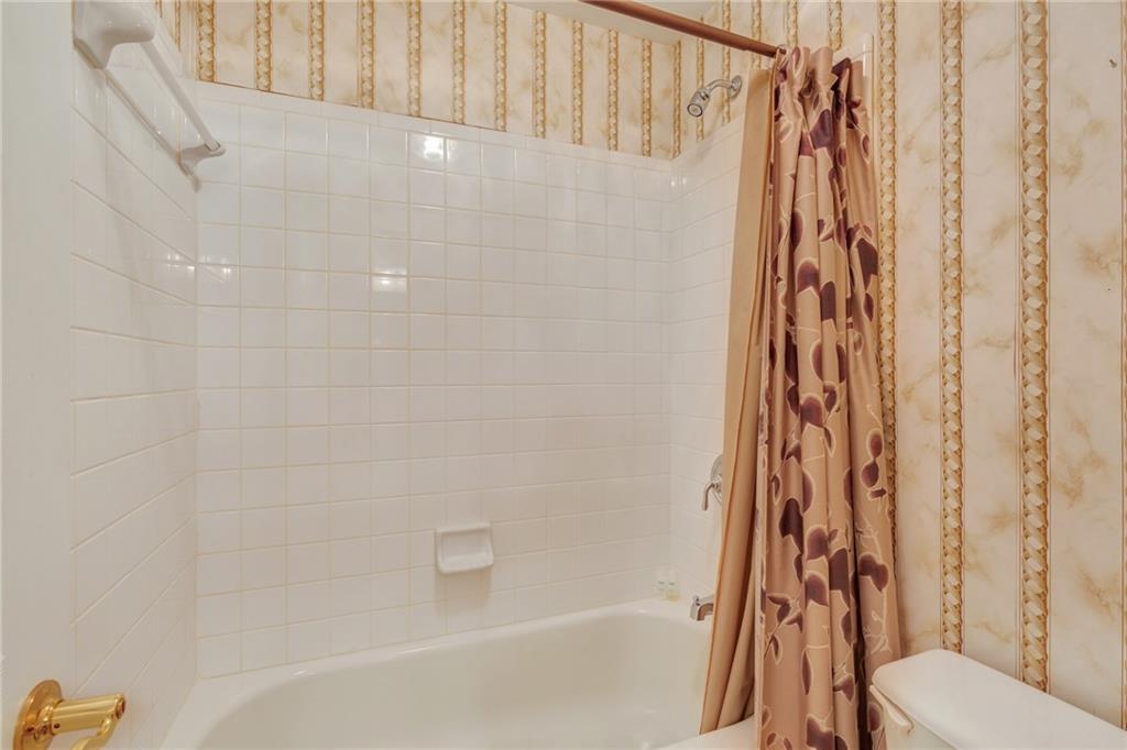 6360 Glen Oaks Lane, Atlanta, Georgia 30328, 4 Bedrooms Bedrooms, ,3 BathroomsBathrooms,Residential,Sold,6360 Glen Oaks Lane,7294914